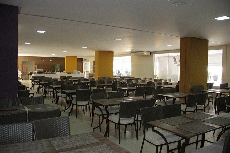 Apto em Rio Quente com ar na sala e suíte