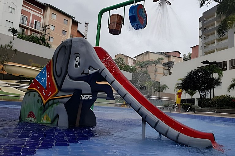 Apto em Rio Quente com linda vista pras piscinas