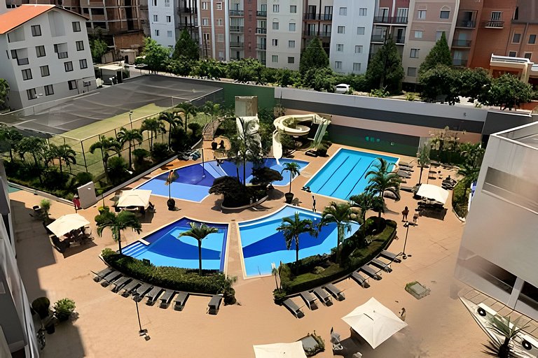 Apto Rio Quente - Vista piscina e ar cond na suíte