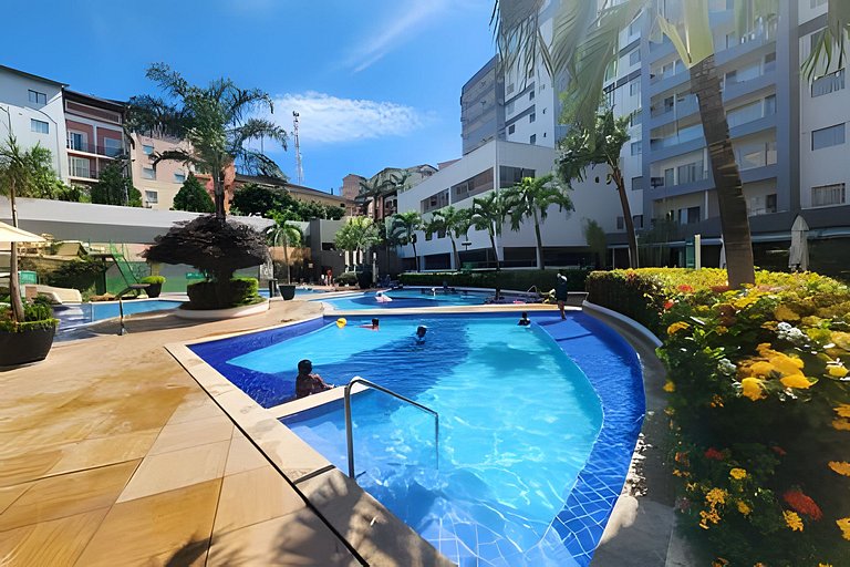 Apto Rio Quente - Vista piscina e ar cond na suíte