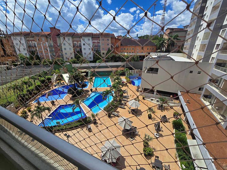 Apto em Rio Quente com ótima área de lazer