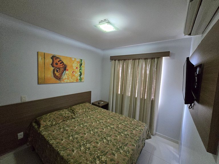 Apto em Rio Quente com ar na sala e suíte