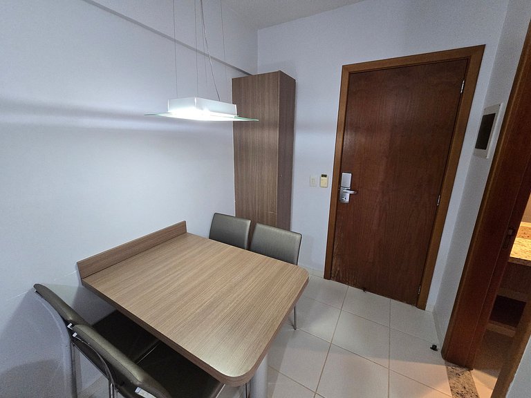 Apto em Rio Quente com ar na sala e suíte