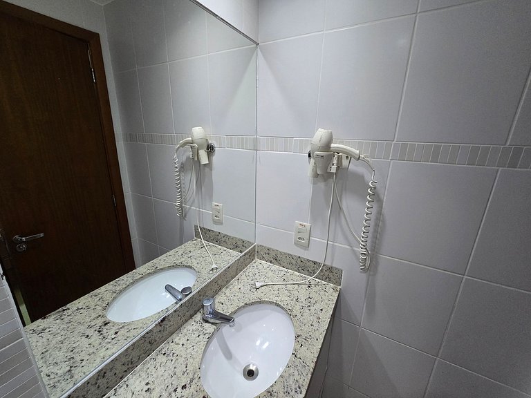 Apto Rio Quente - Ar cond na suíte e vista piscina