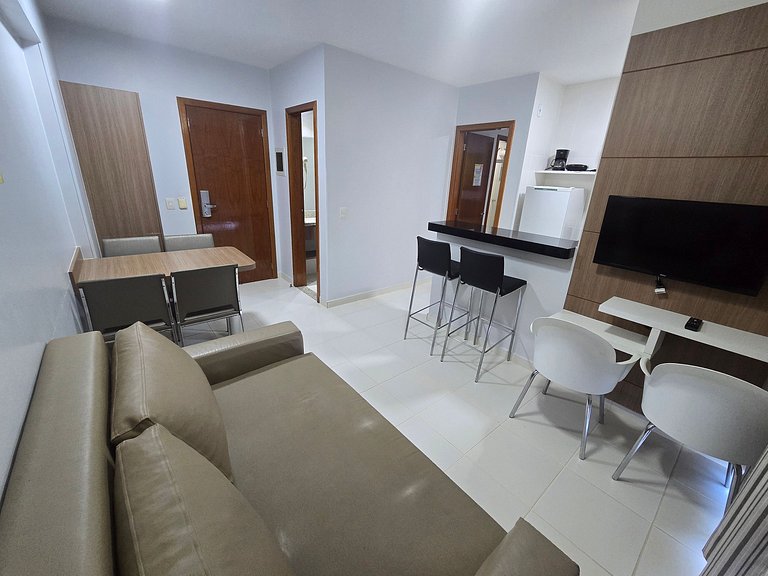 Apto em Rio Quente com ar na sala e suíte