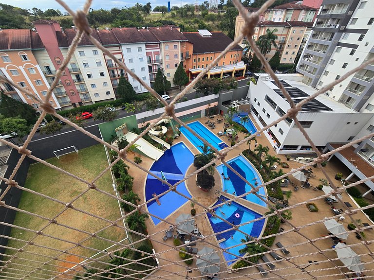 Apto em Rio Quente com linda vista pras piscinas